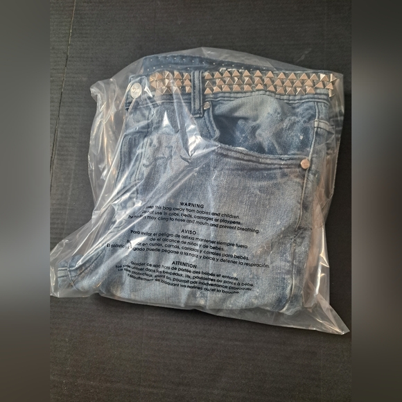 GFTD Los Angeles Distress Rip Studded Waist, Men's Jeans Size 36. - Picture 16 of 16